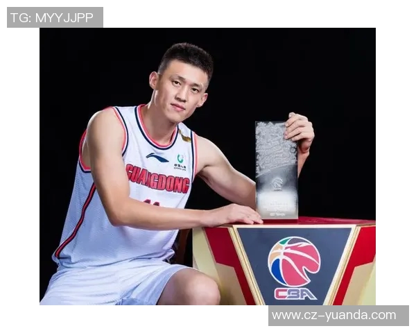 周鹏的篮球传奇之路：从青涩少年到国家队核心的成长历程与奋斗精神